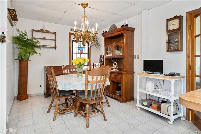 Foto del edificio - 1 br, 1 bath House - 818 Lester Ave