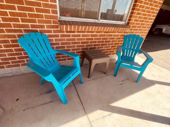 Photo - ***MOVE-IN SPECIAL*** Fully Remodeled 2 Be... House