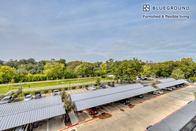 Foto del edificio - 720 Airport Blvd