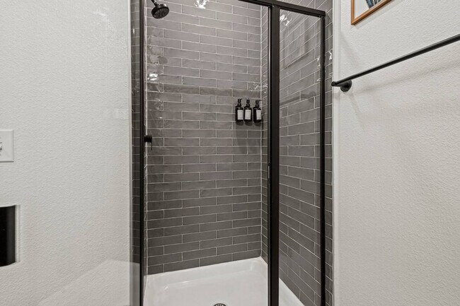 Foto del edificio - 596 W 9th St