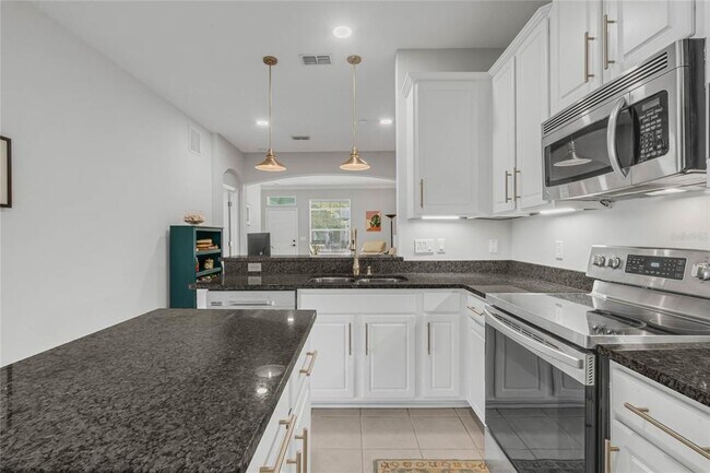 Building Photo - 13729 Summerport Village Pkwy