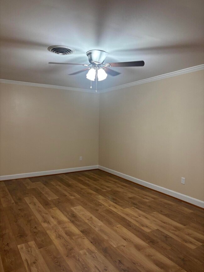 Building Photo - 855 Whatley St