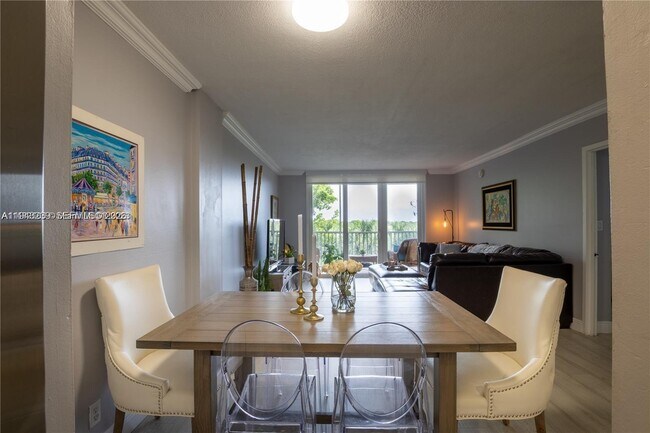 Foto del edificio - 250 Jacaranda Dr