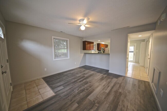 Foto del edificio - 892 E Sherwood Hills Dr