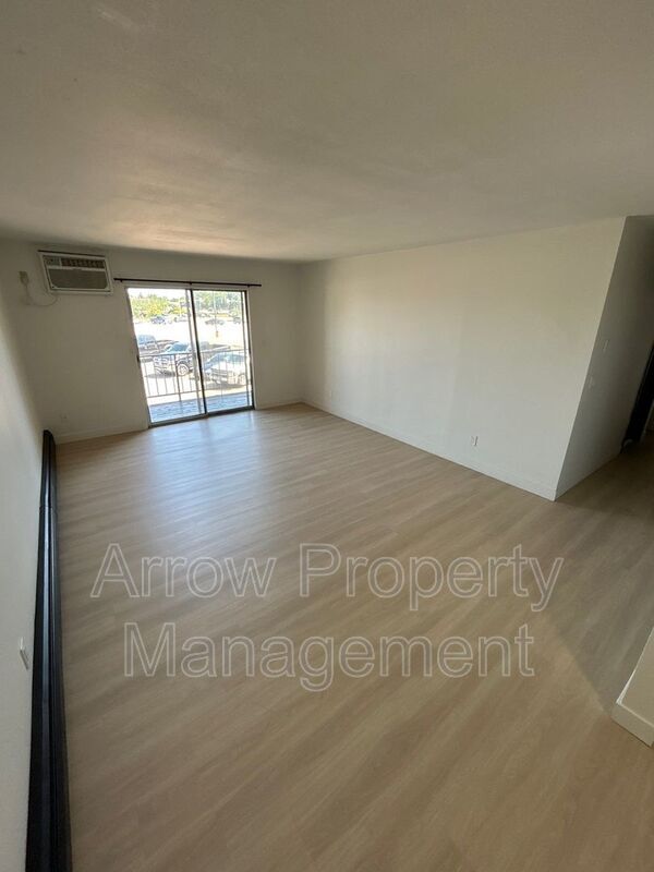 Foto del edificio - 215 E Arbor Ave