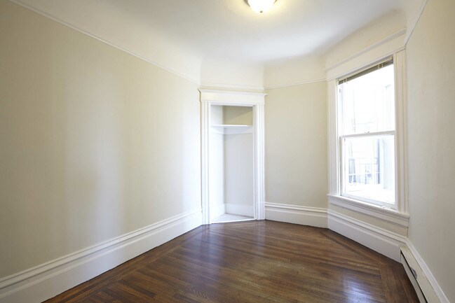 Foto del edificio - 1301 Leavenworth St