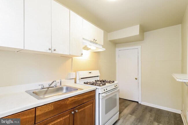 Foto del edificio - 2503 Hobson St