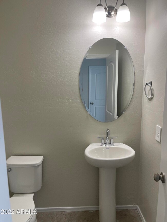 Foto del edificio - 36597 W Santa Clara Ave