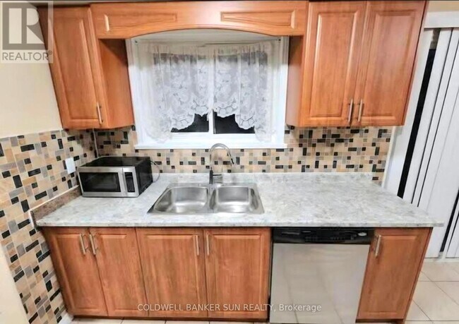 Building Photo - 59 Flowertown Ave