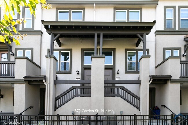 Foto del edificio - 872 Garden St