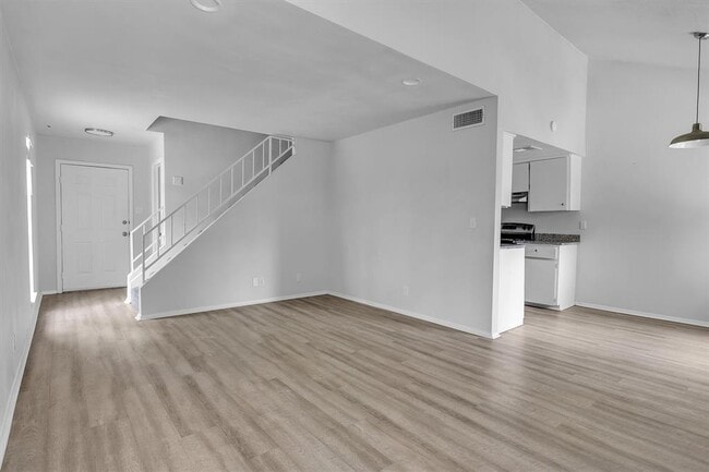 Building Photo - 2414 B Patrick Henry St