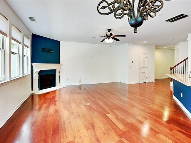 Foto del edificio - 2160 Crestridge Trail NE