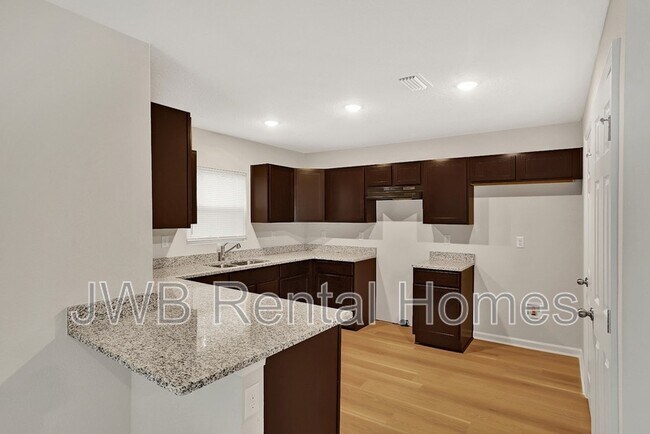 Foto del edificio - 1655 Windle St