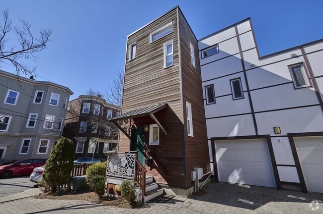 Building Photo - 19 Clary St