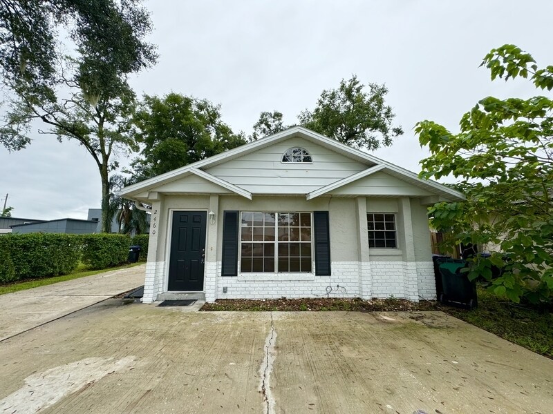 Primary Photo - 2460 E Illiana St