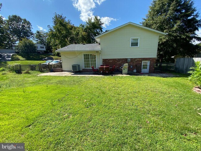 Building Photo - 225 Morningside Dr
