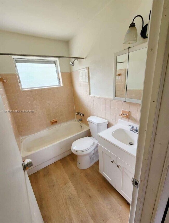 Foto del edificio - 920 SW 29th St