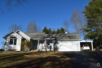 Building Photo - 549 Sneaking Creek Dr