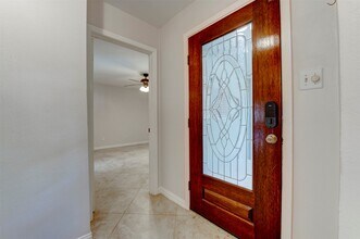 Building Photo - 10703 Highland Woods Dr
