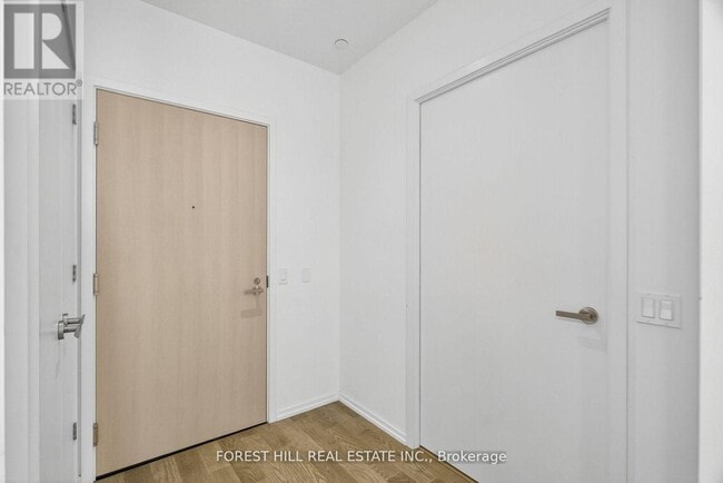 Building Photo - 8 Hillsdale Ave E