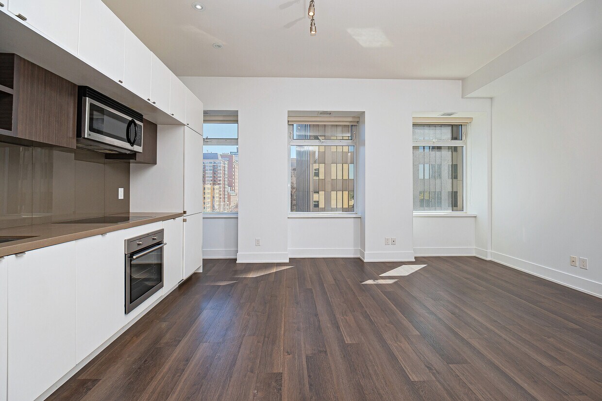 Photo principale - 111 St Clair Ave W