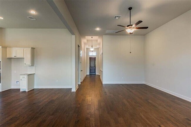 Foto del edificio - 932 Hezekiah Ln