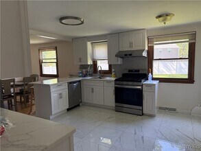 Building Photo - 59 Laurie Lea