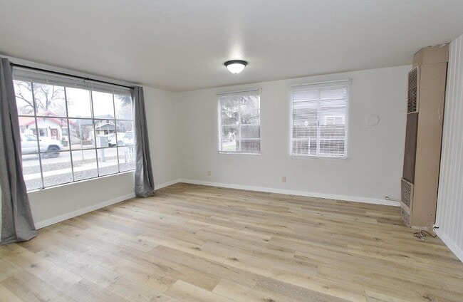 Foto del edificio - 812 S Washington Ave