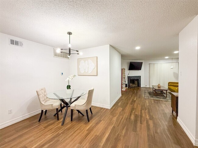 Building Photo - 2120 El Paseo St