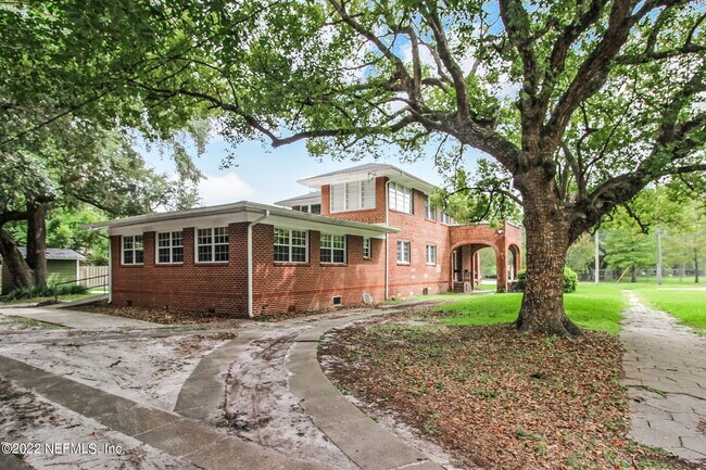 Foto del edificio - 1409 Cherry St