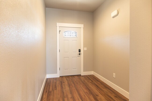 Foto del edificio - 2298 Deerfield Ln