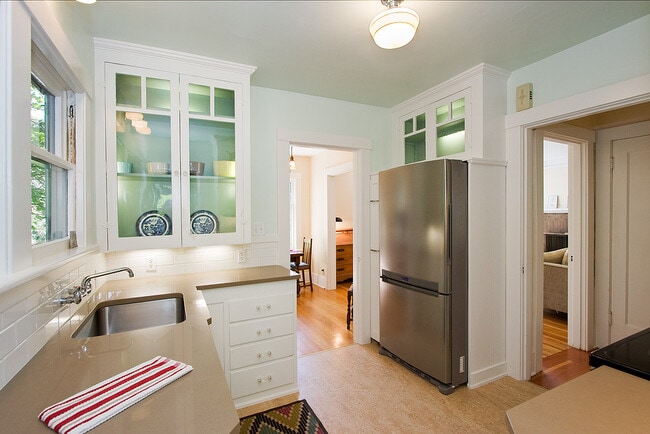 Foto del edificio - 306 NE 44th ST