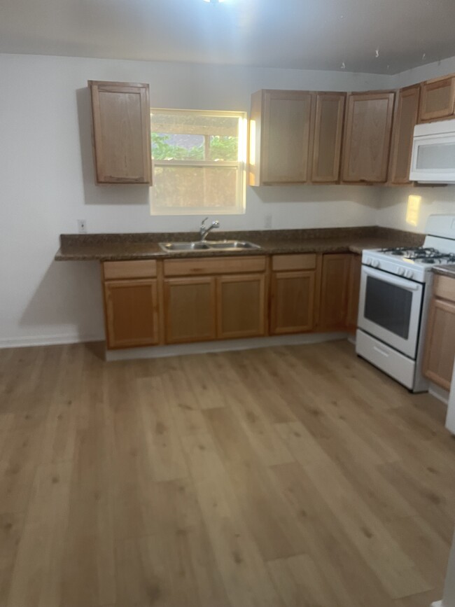 Kitchen - 3579 Stony Point Rd