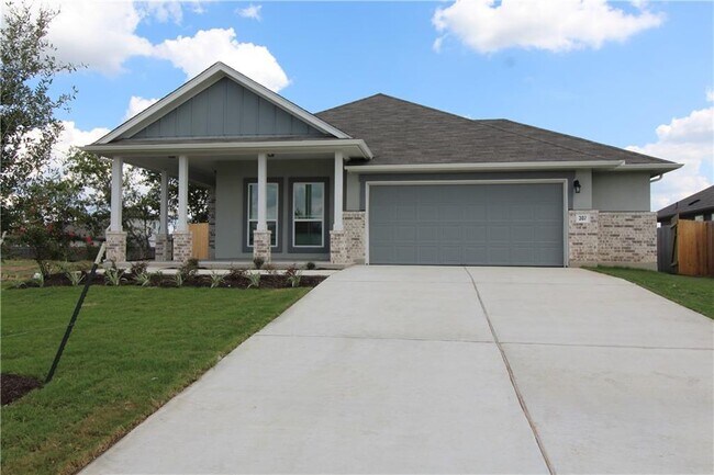 Building Photo - 307 Silver Glen Dr