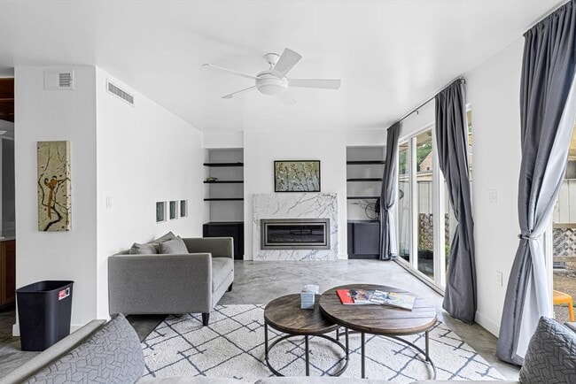 Foto del edificio - 5878 Valley Forge Dr