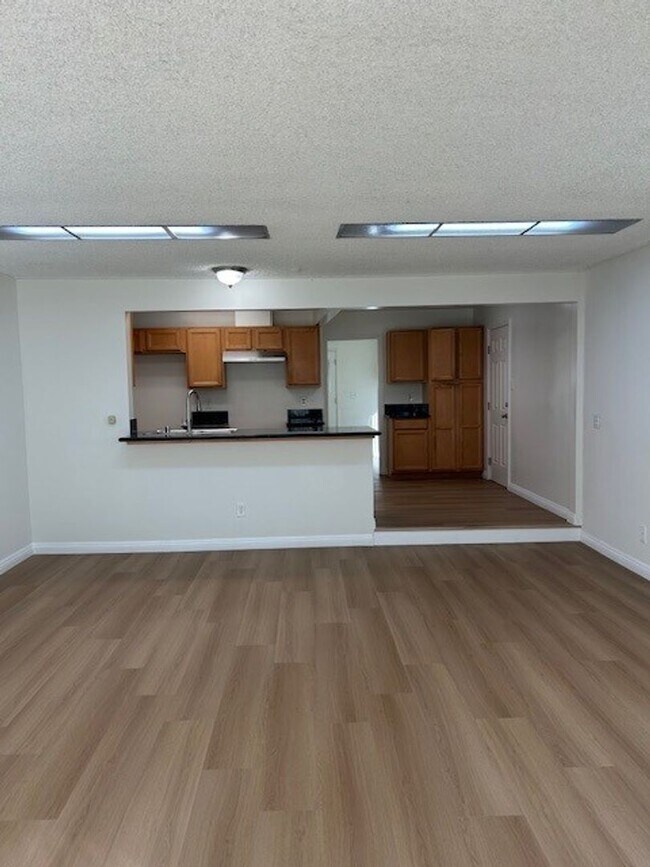 Building Photo - Large North Torrance House. Torrance Schools, Huge yard, 2 car garage hookups **OPEN HOUSE EVERY ...