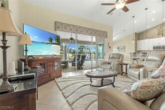 Building Photo - 2013 SW 31st Terrace