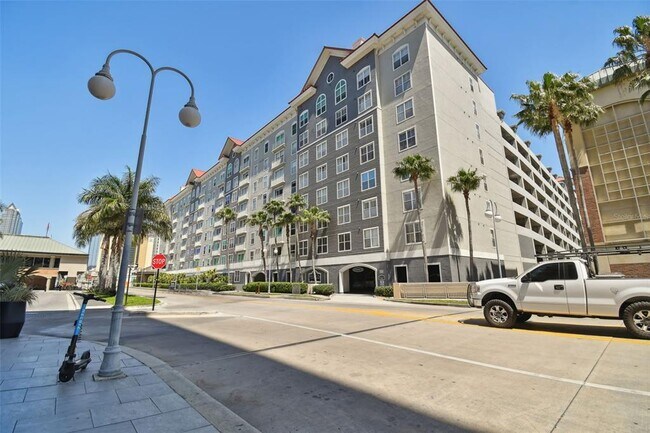 Foto del edificio - 700 S Harbour Island Blvd