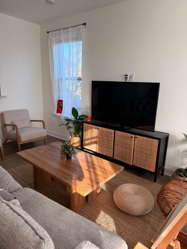 Foto del edificio - 338 Simeon Dr