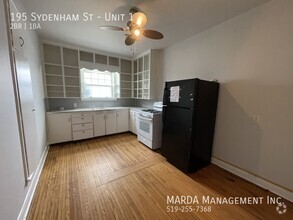 Building Photo - 195 Sydenham St