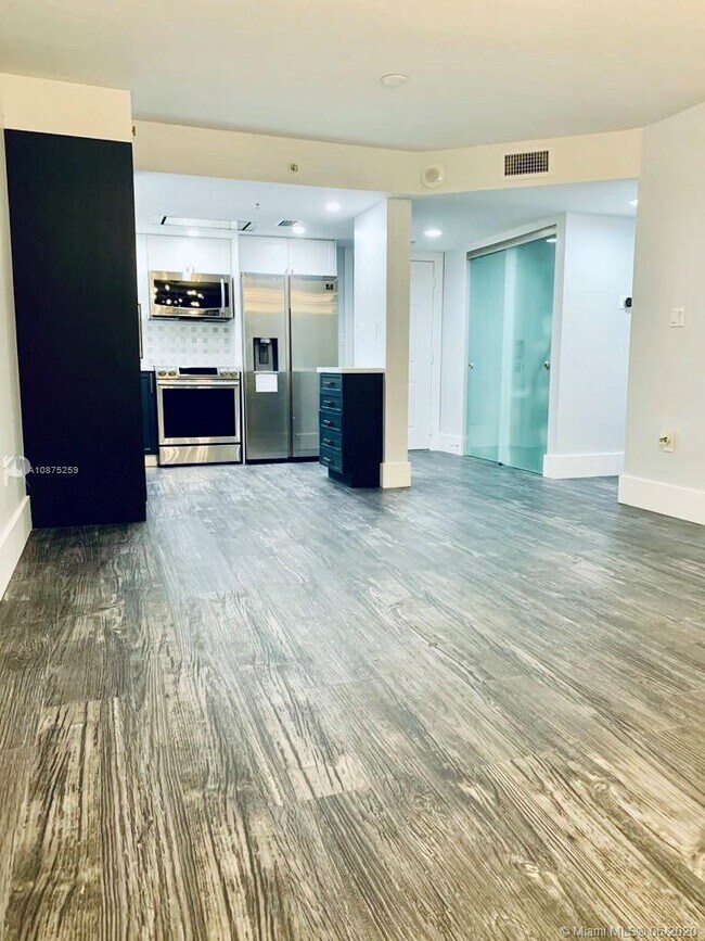 Foto del edificio - 1690 SW 27th Ave