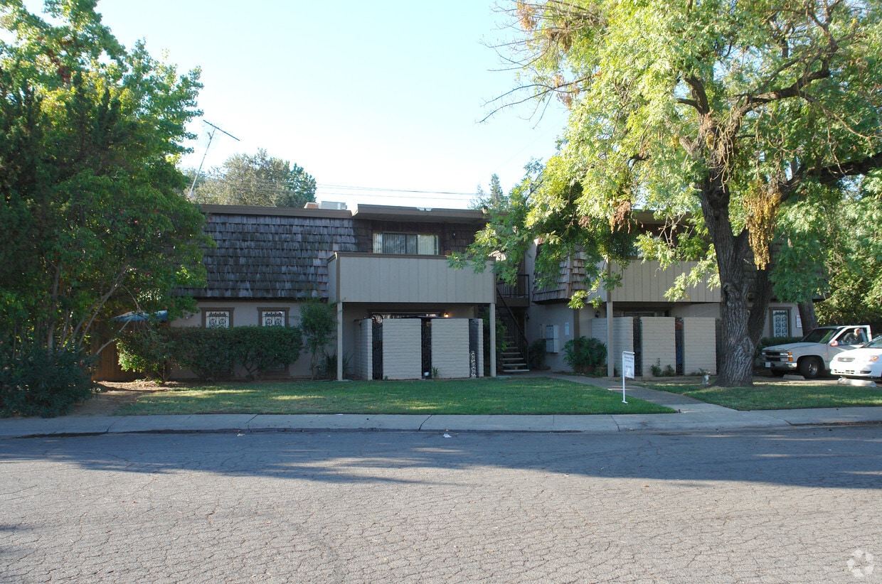 Primary Photo - 2312 Villanova Cir