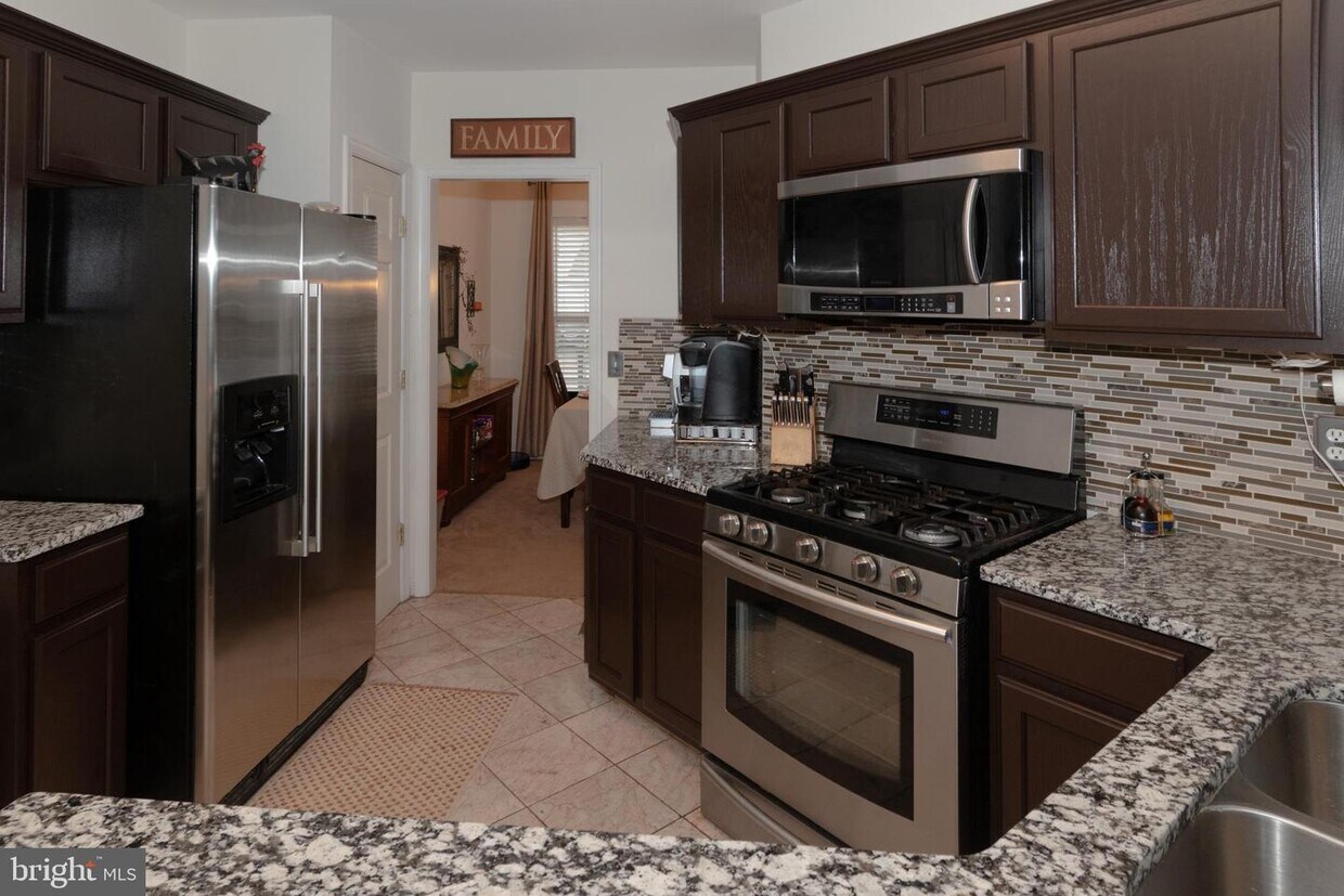 5799 Moonbeam Dr, Woodbridge, VA 22193 House Rental in Woodbridge, VA