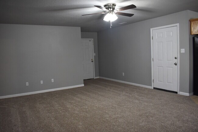 Foto del edificio - 3608 Shelby Dr