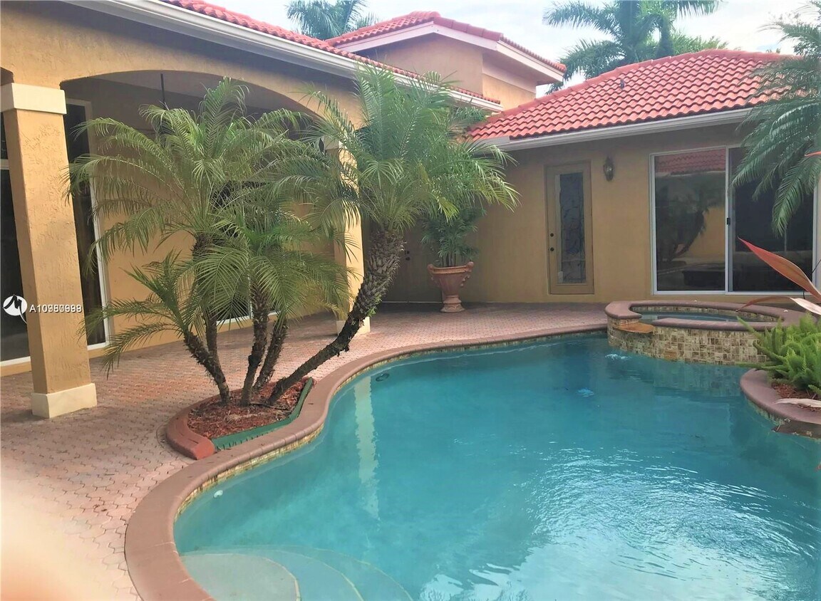 Foto principal - 3600 SW 185th Ave