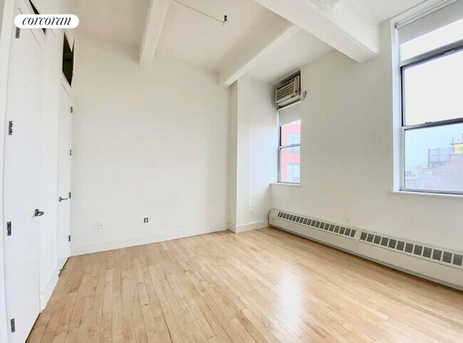 Foto del edificio - 970 Kent Ave