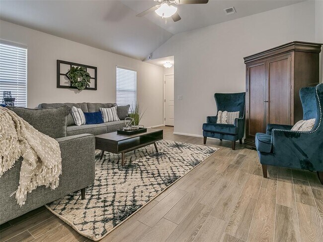 Foto del edificio - 2429 Northcreek Ln