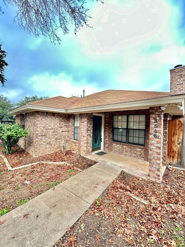 Foto del edificio - 3546 Cedar Ridge Ln