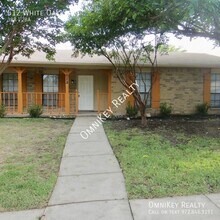 Building Photo - 512 White Oak St