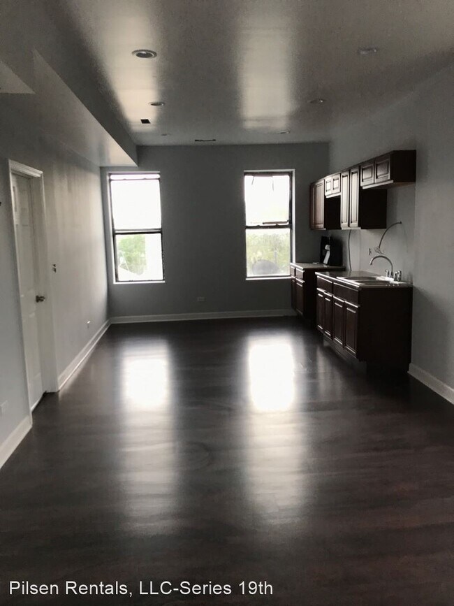 Foto del edificio - 1758 W 19th St